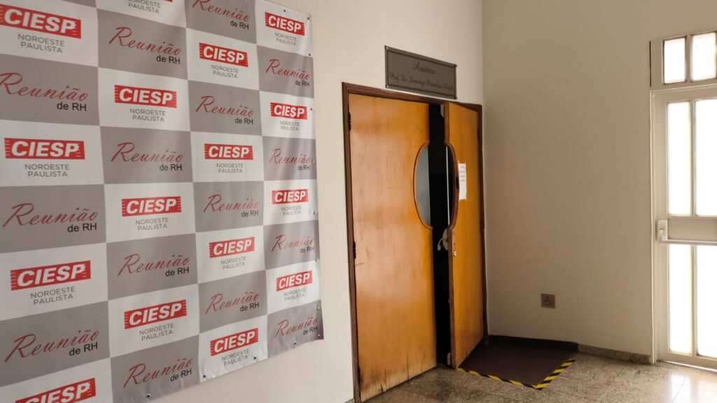 entrada do salão de palestras